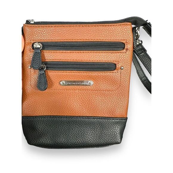 Stone Mountain USA Pebbled Leather Crossbody - Picture 1 of 6